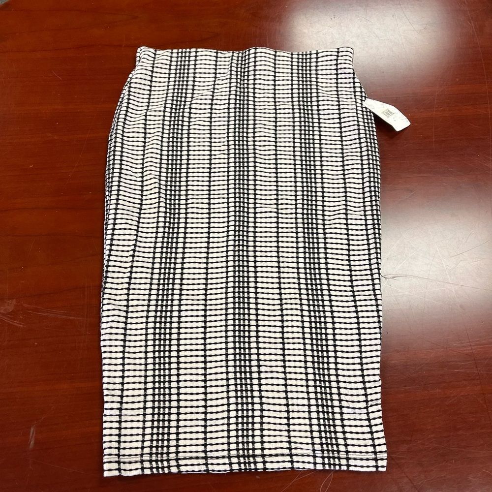 Lush Ivory & Black Texture Wiggle Pencil Skirt sz M NWT